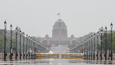 New Delhi, India - June 13, 2024: A view of Mirage seen amid heatwave at India Gate in New Delhi, India, on Thursday, June 13, 2024.  (Photo by Sanchit Khanna/ Hindustan Times) (Hindustan Times)