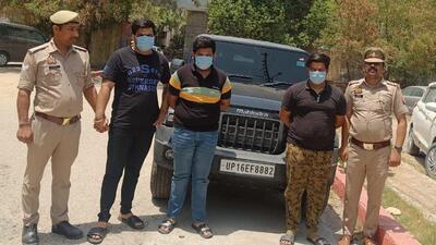 Police identified the suspects as Nitesh Gupta, 22, Tushar Kalra, 20, both residents of Sector 41 and journalism students at a private university in Sector 125, and their friend Naveen Awana, 21, a resident of Sector 108. (HT Photo) Police identified the suspects as Nitesh Gupta, 22, Tushar Kalra, 20, both residents of Sector 41 and journalism students at a private university in Sector 125, and their friend Naveen Awana, 21, a resident of Sector 108. (HT Photo)