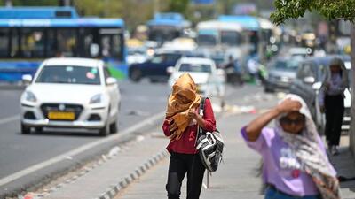 Safdarjung, representative of Delhi’s weather, recorded a high of 45.2°C — six degrees above normal. (Sanchit Khanna/HT Photo) Safdarjung, representative of Delhi’s weather, recorded a high of 45.2°C — six degrees above normal. (Sanchit Khanna/HT Photo)