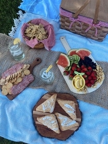 Sandwich, fruit, and cookies are picnic favourites. (Pinterest) Sandwich, fruit, and cookies are picnic favourites. (Pinterest)