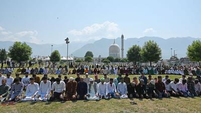 Devotees offering prayers at the Hazratbal shrine in Srinagar on the occasion of Eid al-Adha. (Waseem Andrabi /HT) Devotees offering prayers at the Hazratbal shrine in Srinagar on the occasion of Eid al-Adha. (Waseem Andrabi /HT)