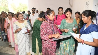 Aspriants await to write the UGC NET June Exam 2024 at A.N college in Patna (Santosh Kumar) Aspriants await to write the UGC NET June Exam 2024 at A.N college in Patna (Santosh Kumar)