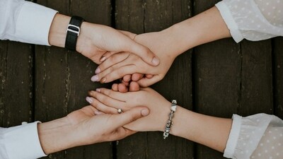Instead of projecting worst-case scenarios or overthinking about their behaviour, we should understand that an avoidantly attached partner needs their alone time. (Unsplash) Instead of projecting worst-case scenarios or overthinking about their behaviour, we should understand that an avoidantly attached partner needs their alone time. (Unsplash)