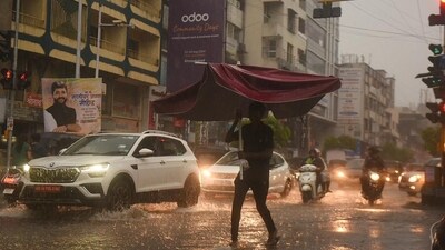 The monsoon’s northern limit has barely progressed since June 11 after crossing through Navsari, Jalgaon, Amravati, Chandrapur, Bijapur, Sukma, Malkangiri, Vizianagaram and Islampur. (MAHENDRA KOLHE/HT PHOTO) The monsoon’s northern limit has barely progressed since June 11 after crossing through Navsari, Jalgaon, Amravati, Chandrapur, Bijapur, Sukma, Malkangiri, Vizianagaram and Islampur. (MAHENDRA KOLHE/HT PHOTO)