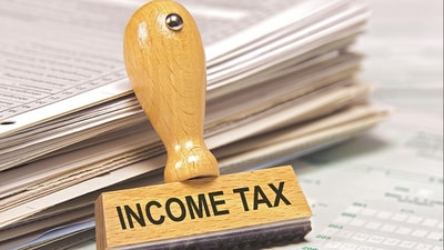 Income Tax Return: Under the old tax regime, you can get a maximum tax rebate up to ₹12,500 and ₹25,000 under the new tax regime. Income Tax Return: Under the old tax regime, you can get a maximum tax rebate up to ₹12,500 and ₹25,000 under the new tax regime.