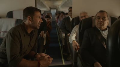 Sarfira trailer: Akshay Kumar and Paresh Rawal in a still from the upcoming film.
