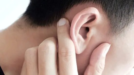 Sensorineural deafness, present at birth, happens due to genital syndromes. Some of the common symptoms of sensorineural deafness are - hearing loss, ringing in the ears, or speech delay in a child. High-pitched tones may sound muffled, and it may become difficult for the patient to segregate words from the background noise. &nbsp;(Unsplash)