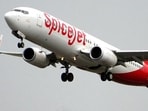 Passengers of a SpiceJet flight from Delhi to Darbhanga have alleged that they had to wait inside the aircraft without air conditioning (AC) for over an hour amid the ongoing heatwave. Passengers of a SpiceJet flight from Delhi to Darbhanga have alleged that they had to wait inside the aircraft without air conditioning (AC) for over an hour amid the ongoing heatwave.