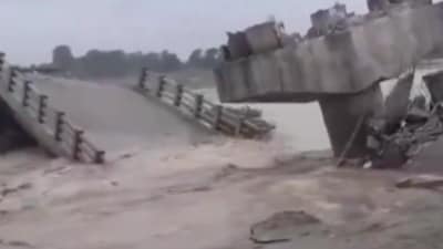 A newly constructed bridge collapsed in Bihar’s Araria (Twitter/ video screengrab)