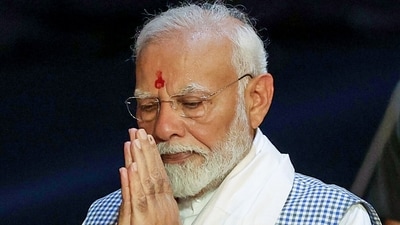 Prime Minister Narendra Modi offers prayers during Ganga aarti at Dashashwamedh Ghat, in Varanasi. (ANI) Prime Minister Narendra Modi offers prayers during Ganga aarti at Dashashwamedh Ghat, in Varanasi. (ANI)