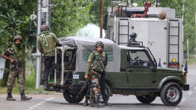 Sopore: Security forces personnel during an encounter with militants, in Sopore, Baramulla, Wednesday, June 19, 2024. (PTI Photo) (PTI06_19_2024_000278A) (PTI) Sopore: Security forces personnel during an encounter with militants, in Sopore, Baramulla, Wednesday, June 19, 2024. (PTI Photo) (PTI06_19_2024_000278A) (PTI)