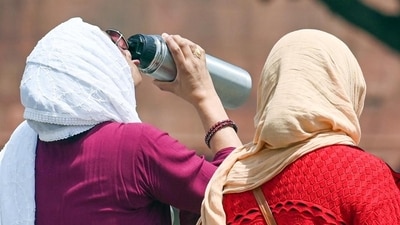 Representative Image: Commuters brave the heat wave on a hot summer afternoon . (HT FILE PHOTO/Vipin Kumar) Representative Image: Commuters brave the heat wave on a hot summer afternoon . (HT FILE PHOTO/Vipin Kumar)