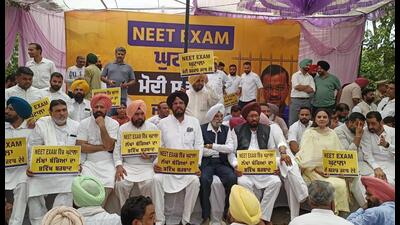 The AAP leaders led by cabinet ministers Kuldeep Singh Dhaliwal and Balkar Singh asked the Centre to set up a high-level investigation team to probe NEET anomalies so that those involved in the scam could be brought to the book.