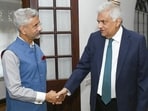 Sri Lankan President Ranil Wickremesinghe with external affairs minister S Jaishankar in Colombo. (AP File image)