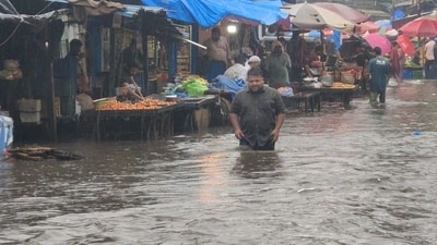 Rains and flooding of Surya River was further aggravated by a high tide situation. (Praful Gangurde/HT photo) Rains and flooding of Surya River was further aggravated by a high tide situation. (Praful Gangurde/HT photo)