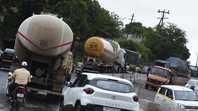 Following the death of a woman in an accident at Kondhwa Road on June 12, the residents’ group near Shatrunjay Temple has demanded that the stretch be declared ‘black spot’. (MAHENDRA KOLHE/HT) Following the death of a woman in an accident at Kondhwa Road on June 12, the residents’ group near Shatrunjay Temple has demanded that the stretch be declared ‘black spot’. (MAHENDRA KOLHE/HT)