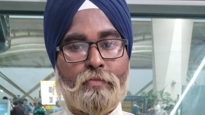 The man was first checked by CISF personnel as his activities were found to be suspicious. (X/CISF) The man was first checked by CISF personnel as his activities were found to be suspicious. (X/CISF)