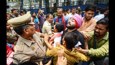 Lucknow, Jun 20 (ANI): A scuffle broke out between the police and National Students' Union of India (NSUI) supporters and students during a protest demanding the resignation of Union Education Minister Dharmendra Pradhan over the alleged paper leak in the UGC NET exam, in Lucknow on Thursday. (ANI Photo) (Naeem Ansari) Lucknow, Jun 20 (ANI): A scuffle broke out between the police and National Students' Union of India (NSUI) supporters and students during a protest demanding the resignation of Union Education Minister Dharmendra Pradhan over the alleged paper leak in the UGC NET exam, in Lucknow on Thursday. (ANI Photo) (Naeem Ansari)