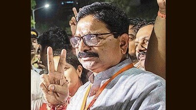 Mumbai, India - June 4, 2024: Ravindra Waikar Candidate for Lok Sabha, Mumbai North-West constituency celebrate after winning at Nesco in Mumbai, India, on Tuesday, June 4, 2024. (Photo by Satish Bate/ Hindustan Times) (Hindustan Times) Mumbai, India - June 4, 2024: Ravindra Waikar Candidate for Lok Sabha, Mumbai North-West constituency celebrate after winning at Nesco in Mumbai, India, on Tuesday, June 4, 2024. (Photo by Satish Bate/ Hindustan Times) (Hindustan Times)