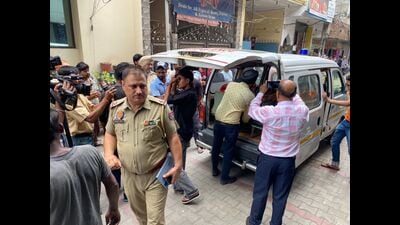 Police taking the body to the mortuary on Thursday. (HT File)