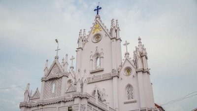 According to the fundamentals of Christianity, holy mass is a traditional ritual performed in memory of Jesus Christ's last supper, which involved breaking bread and distributing it among the disciples. (Shutterstock/Representative image) According to the fundamentals of Christianity, holy mass is a traditional ritual performed in memory of Jesus Christ's last supper, which involved breaking bread and distributing it among the disciples. (Shutterstock/Representative image)
