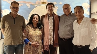 Shatrughan Sinha is in celebration mode ahead of Sonakshi Sinha's June 23 wedding. Shatrughan Sinha is in celebration mode ahead of Sonakshi Sinha's June 23 wedding.
