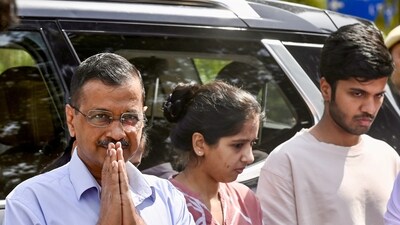 Delhi CM and AAP national convener Arvind Kejriwal with his family members on June 2. (ANI) Delhi CM and AAP national convener Arvind Kejriwal with his family members on June 2. (ANI)
