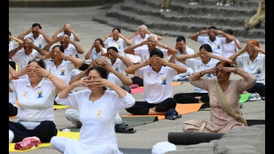 Chandigarh residents performing asanas at Rock Garden on the occasion of International Yoga Day. (Ravi Kumar/HT) Chandigarh residents performing asanas at Rock Garden on the occasion of International Yoga Day. (Ravi Kumar/HT)