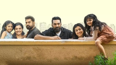 Nadanna Sambhavam review: Biju Menon, Suraj Venjaramoodi in a still from the film. Nadanna Sambhavam review: Biju Menon, Suraj Venjaramoodi in a still from the film.