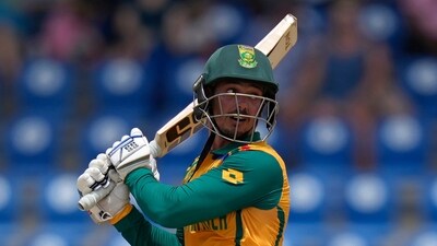 Quinton de Kock's powerplay assault turned out to be the difference between the two sides. The in-form wicketkeeper-batter scored his second consecutive half-century in just 22 balls. He hit four fours and four sixes on his way to 65 off 38 balls before falling to a sensational catch by Jos Buttler off Jofra Archer. (PTI) Quinton de Kock's powerplay assault turned out to be the difference between the two sides. The in-form wicketkeeper-batter scored his second consecutive half-century in just 22 balls. He hit four fours and four sixes on his way to 65 off 38 balls before falling to a sensational catch by Jos Buttler off Jofra Archer. (PTI)