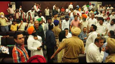 The meeting was organised at Government Museum and Art Gallery, Sector 10, Chandigarh, on Friday to seek suggestions from stakeholders on the rate revision. (HT)