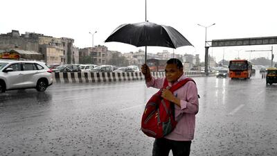 The minimum temperature dropped to 28.4 degrees Celsius (°C) – the lowest recorded in 10 days, according to IMD data. (Arvind Yadav/HT Photo) The minimum temperature dropped to 28.4 degrees Celsius (°C) – the lowest recorded in 10 days, according to IMD data. (Arvind Yadav/HT Photo)