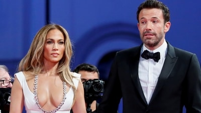 Relationship expert claims that Jennifer Lopez is taking time off to reflect on her marriage with Ben Affleck amid divorce rumours (REUTERS)