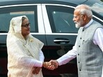 Prime Minister Narendra Modi receives Bangladesh PM Sheikh Hasina for her ceremonial reception. Prime Minister Narendra Modi receives Bangladesh PM Sheikh Hasina for her ceremonial reception.