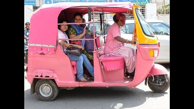 A pink auto in Ranchi. (Parwaz Khan/HT Photo)