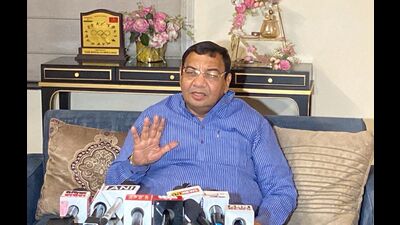 AAP’s state president Dr Sushil Gupta addressing the media on Saturday. (HT Photo)