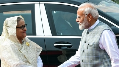 Prime Minister Narendra Modi receives Bangladesh PM Sheikh Hasina for her ceremonial reception. (ANI) Prime Minister Narendra Modi receives Bangladesh PM Sheikh Hasina for her ceremonial reception. (ANI)