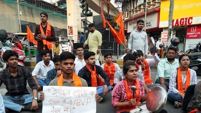 Students under the banner of Akhil Bharatiya Vidyarthi Parishad (ABVP) stage a protest against the alleged NEET-UG results scam seeking a CBI inquiry (snehal sontakke)