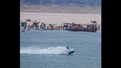 At a ghat on the Ganga in Varanasi on Sunday. There is a possibility of heavy rainfall at some places in eastern Uttar Pradesh from Tuesday, says IMD. (Rajesh Kumar) At a ghat on the Ganga in Varanasi on Sunday. There is a possibility of heavy rainfall at some places in eastern Uttar Pradesh from Tuesday, says IMD. (Rajesh Kumar)