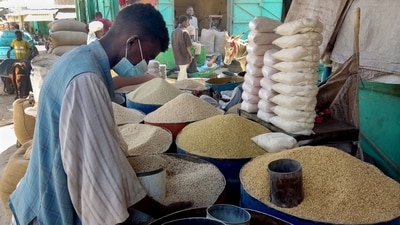 On June 21, the Centre imposed caps on the quantities of two varieties of pulses -- tur (pigeon pea) and chana (chickpeas) – that retail shops and traders can store (AFP) On June 21, the Centre imposed caps on the quantities of two varieties of pulses -- tur (pigeon pea) and chana (chickpeas) – that retail shops and traders can store (AFP)
