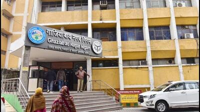 The Ghaziabad civic body has a list of about 2,900 defaulters who have not paid the tax for the last one year or more, and the default tax is estimated to be ₹47.97 croren (Sakib Ali/HT Photo) The Ghaziabad civic body has a list of about 2,900 defaulters who have not paid the tax for the last one year or more, and the default tax is estimated to be ₹47.97 croren (Sakib Ali/HT Photo)