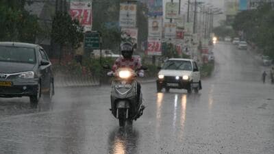 With 112.5 mm rainfall within an hour, Chinchwad area on Sunday evening experienced a cloudburst condition. ((PIC FOR REPRESENTATION)) With 112.5 mm rainfall within an hour, Chinchwad area on Sunday evening experienced a cloudburst condition. ((PIC FOR REPRESENTATION))