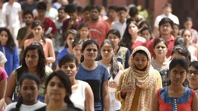 The cut off percentile for National Eligibility cum Entrance Test PG and NEET Super Speciality exams has been reduced by 15%, according to a Union health ministry statement. (Raj K Raj/HT file) The cut off percentile for National Eligibility cum Entrance Test PG and NEET Super Speciality exams has been reduced by 15%, according to a Union health ministry statement. (Raj K Raj/HT file)