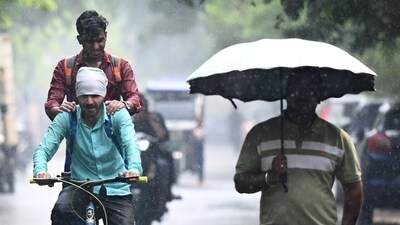 The IMD predicts that monsoon will hit Delhi NCR around June 30 (Sunil Ghosh/Hindustan Times)) The IMD predicts that monsoon will hit Delhi NCR around June 30 (Sunil Ghosh/Hindustan Times))