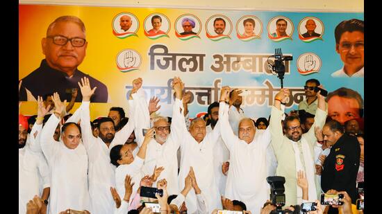 Former chief minister and leader of Opposition Bhupinder Singh Hooda on Sunday asked the Congress party workers not to sit at their homes and stay among the people. (HT Photo)
