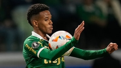 Estevao Willian of Brazil's Palmeiras controls the ball during a Copa Libertadores Group F soccer match against Argentina's San Lorenzo (AP)