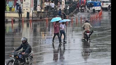 Lucknow experienced 7.1 mm of rain, as per a weather bulletin, even as its maximum temperature rose to 40.3 degrees Celsius, 2.9 degrees above normal (Mushtaq Ali/HT) Lucknow experienced 7.1 mm of rain, as per a weather bulletin, even as its maximum temperature rose to 40.3 degrees Celsius, 2.9 degrees above normal (Mushtaq Ali/HT)