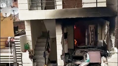 Officials said that a part of the building crumbled after a wall from the second floor collapsed due to the explosion. (HT Photo)