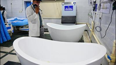 The Heatstroke Immersion Cooling Unit at Ram Manohar Lohia (RML) Hospital was launched on May 8. (Vipin Kumar/HT Photo) The Heatstroke Immersion Cooling Unit at Ram Manohar Lohia (RML) Hospital was launched on May 8. (Vipin Kumar/HT Photo)