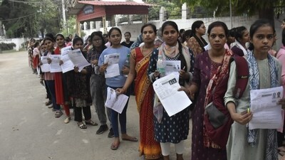 Bihar BEd CET 2024 was conducted from 11 am to 1 pm on June 25, 2024, at various exam centres in the state. (Santosh Kumar) Bihar BEd CET 2024 was conducted from 11 am to 1 pm on June 25, 2024, at various exam centres in the state. (Santosh Kumar)